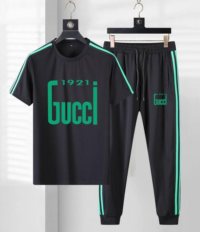 Gucci Men's Suits 471